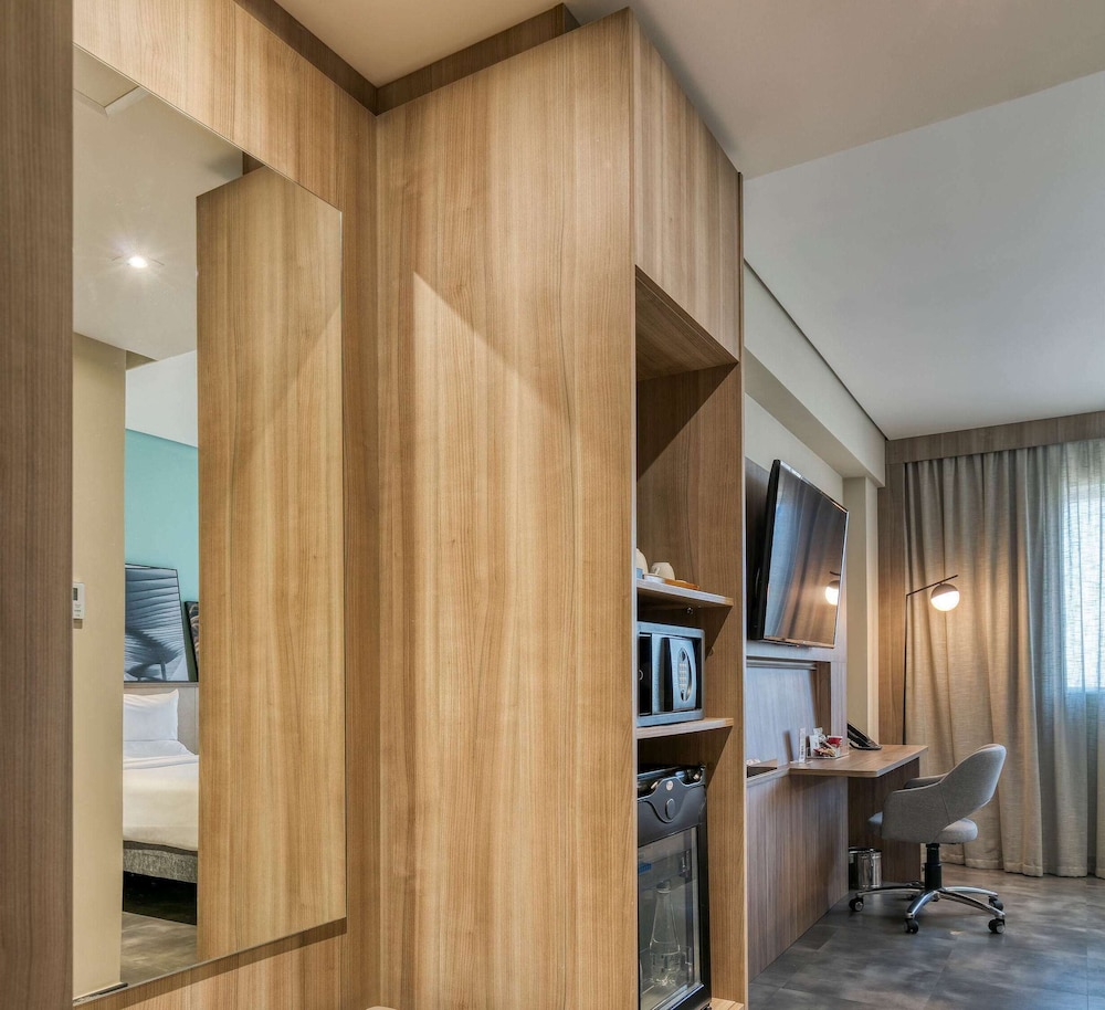 Executive Room, 1 Double Bed with Sofa bed - Photo 1