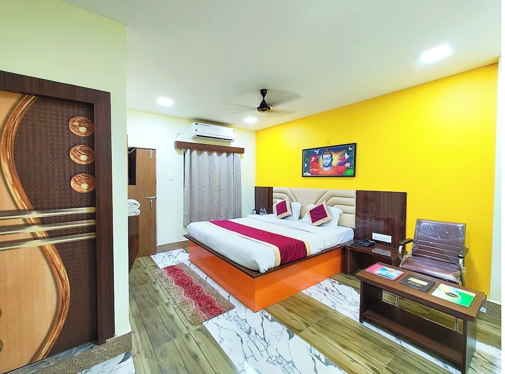 Deluxe Double Room, Multiple Beds, Air conditioning, City View