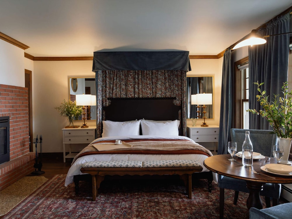 Luxury Suite, 1 Bedroom, Fireplace, Lake View