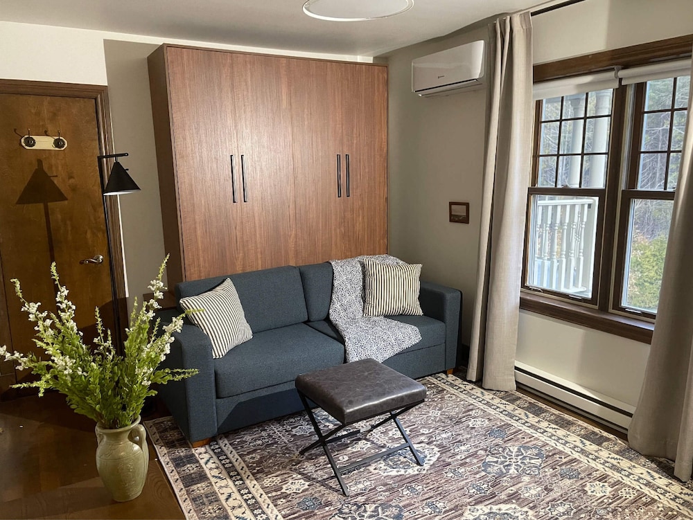 Premium Double Room, 1 Bedroom, Non Smoking, Courtyard View photo 3