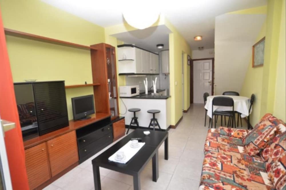 Family Apartment, 2 Bedrooms photo 3