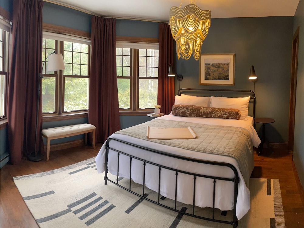 Luxury Suite, 1 Bedroom, Balcony, Lake View