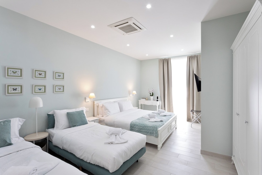 Superior Quadruple Room, 1 Bedroom, Non Smoking, City View