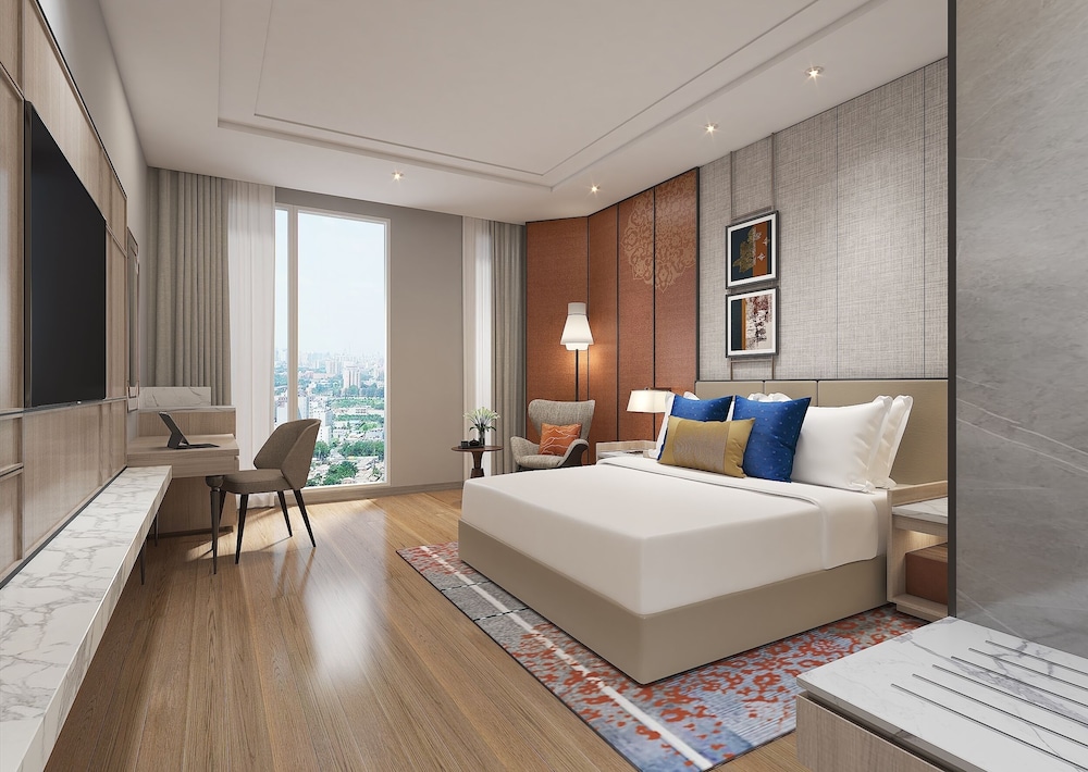 Luxury Room, 1 King Bed, City View (Grand)