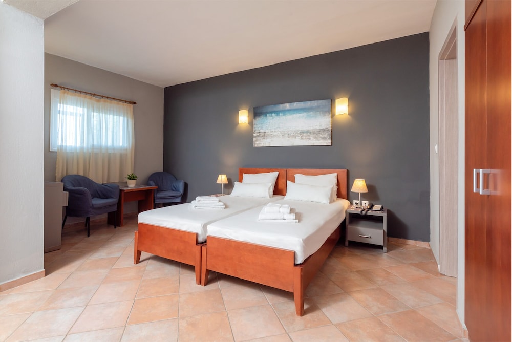 Comfort Room, Garden Area