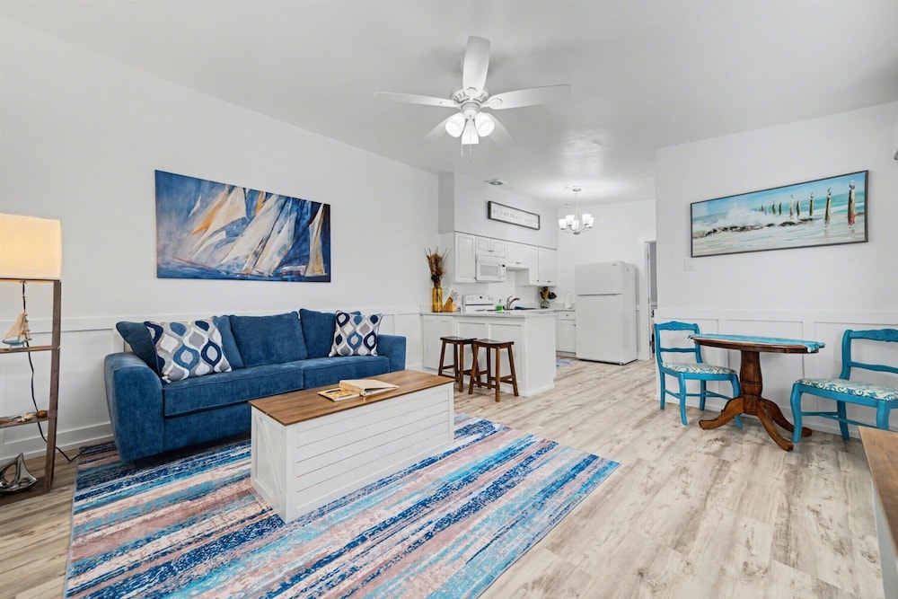 Walk to the Beach Pets OK Waterfront King Bed, Billede 39