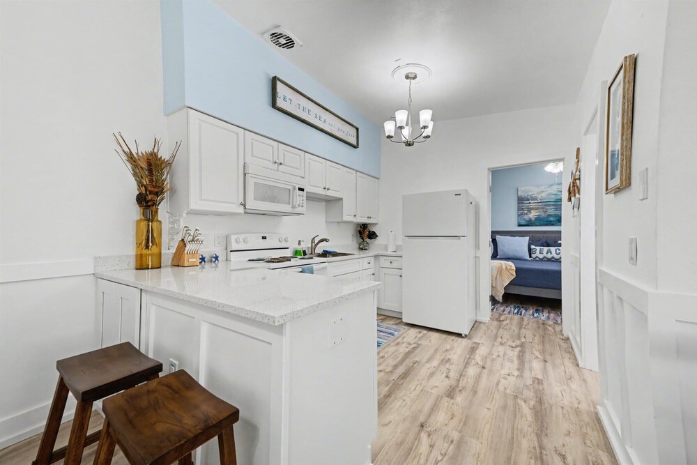 Walk to the Beach Pets OK Waterfront King Bed, Billede 30