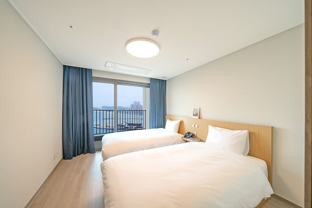 Panorama Ocean View Grand Suite Family - Photo 10
