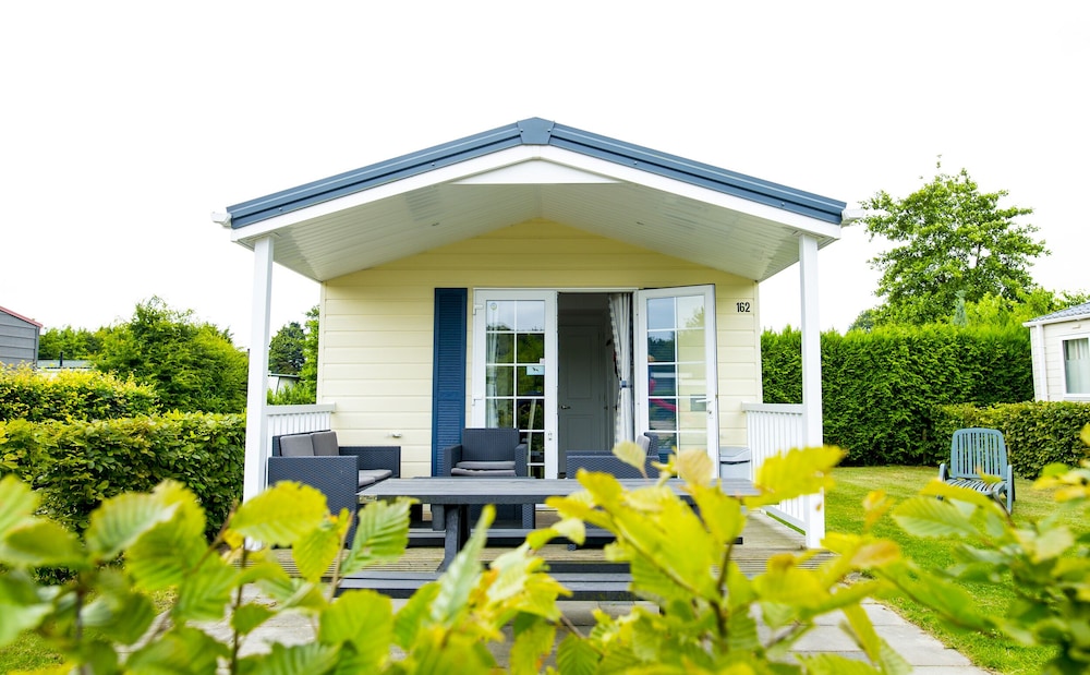 Standard Lodge, 2 Bedrooms, Veranda photo 2