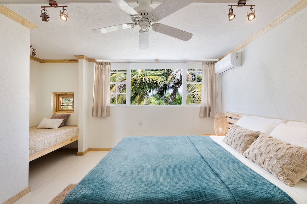 Panoramic Suite, 2 Bedrooms, Ocean View photo 3