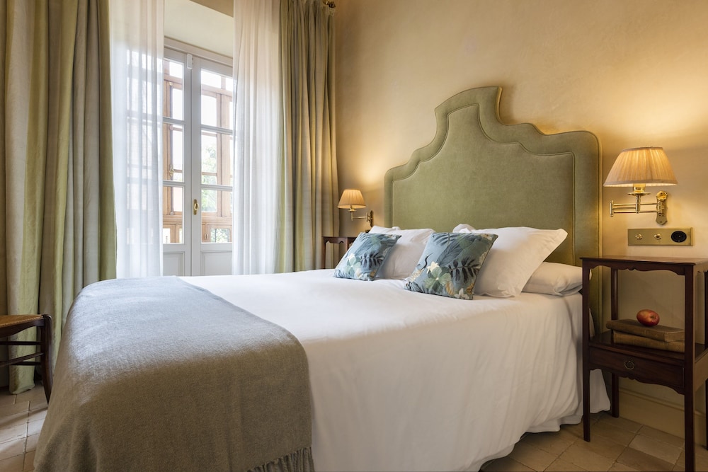 Premium Apartment, 1 King Bed with Sofa bed, Non Smoking, City View