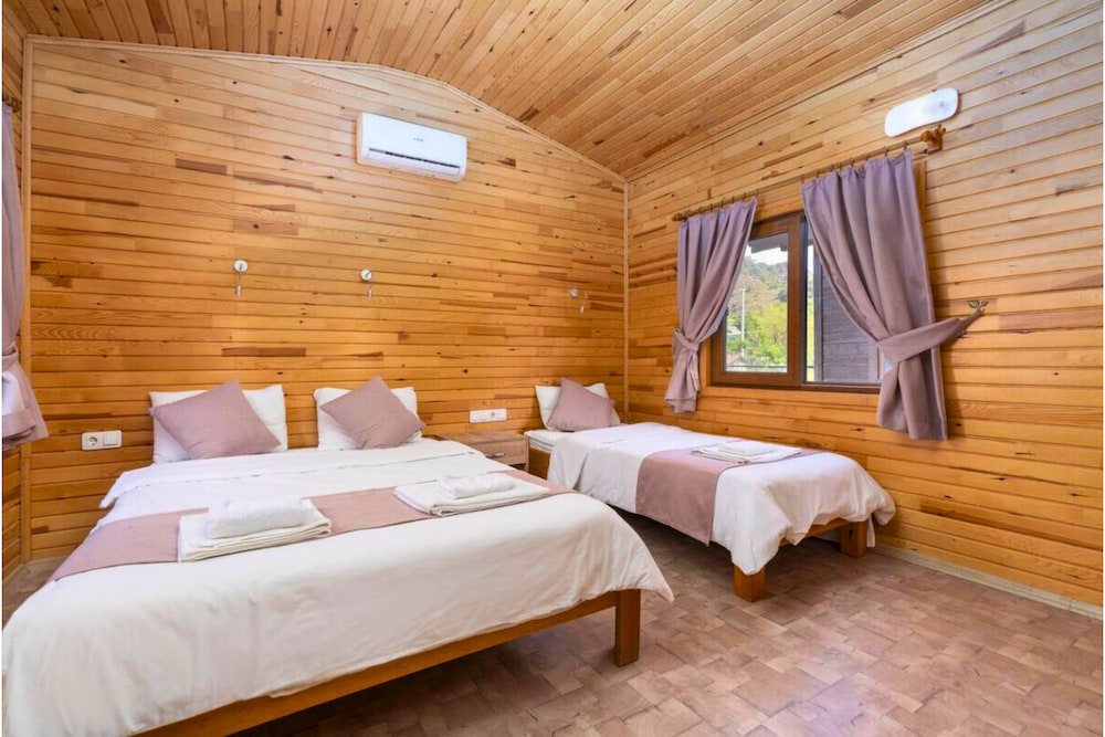 Deluxe Bungalow