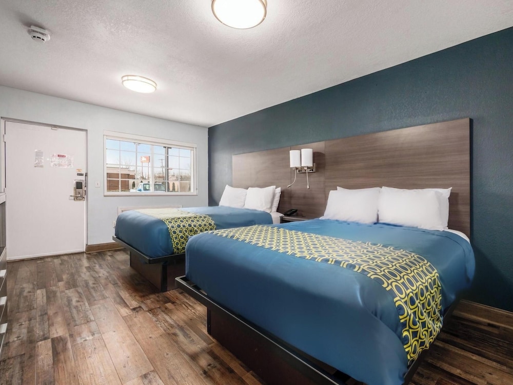 Room, 2 Queen Beds - Photo 3