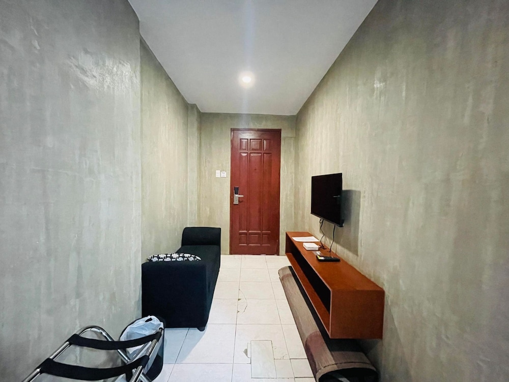 Family Room - Photo 8