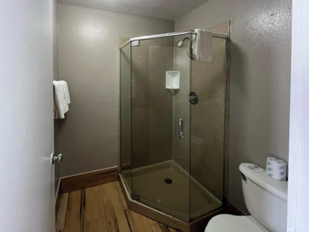 Deluxe Room, 2 Double Beds, Non Smoking, Refrigerator & Microwave - Photo 6