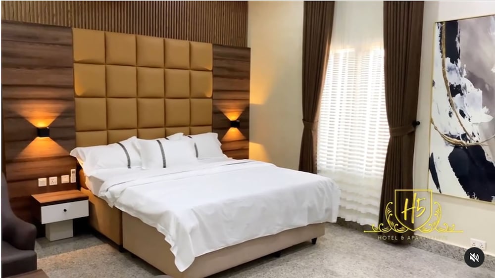 Royal Room photo 2