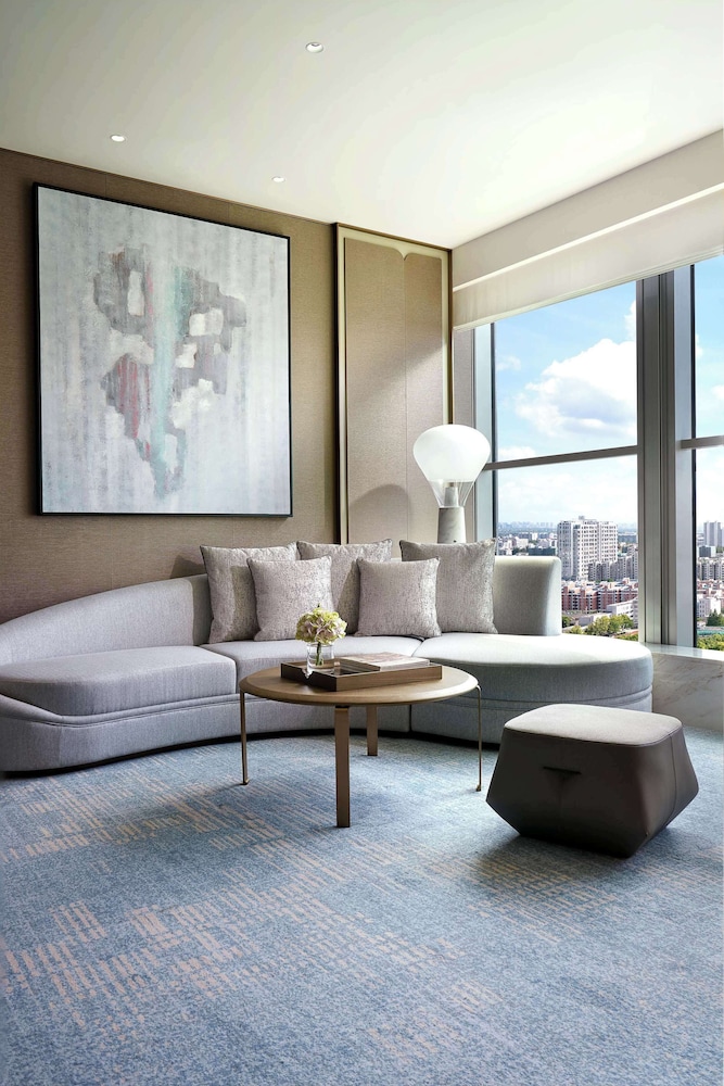 Superior Suite, 1 King Bed (Deluxe Junior)