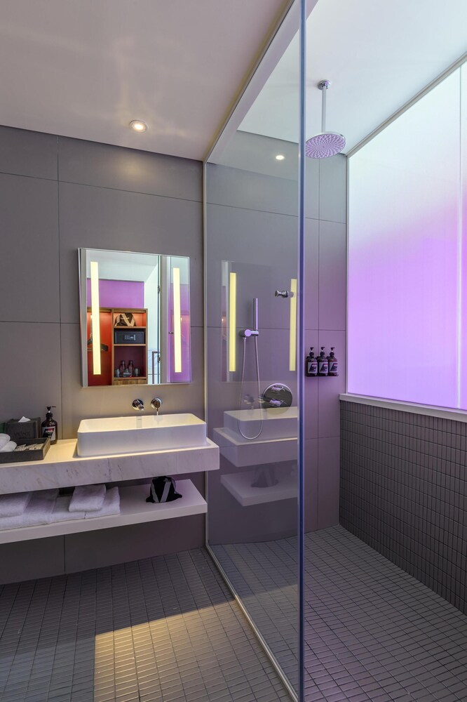 Room, 2 Twin Beds, City View - Photo 4