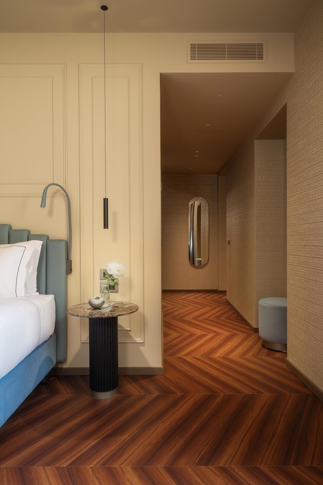 Deluxe Room, 1 King Bed (Executive)