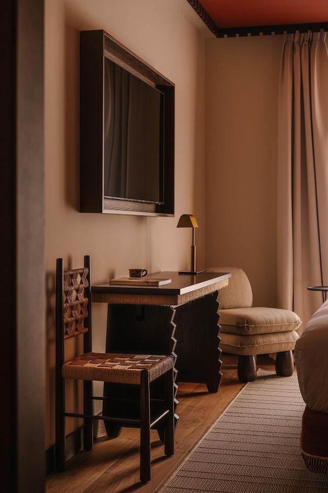 Room, 1 King Bed (Caceres)