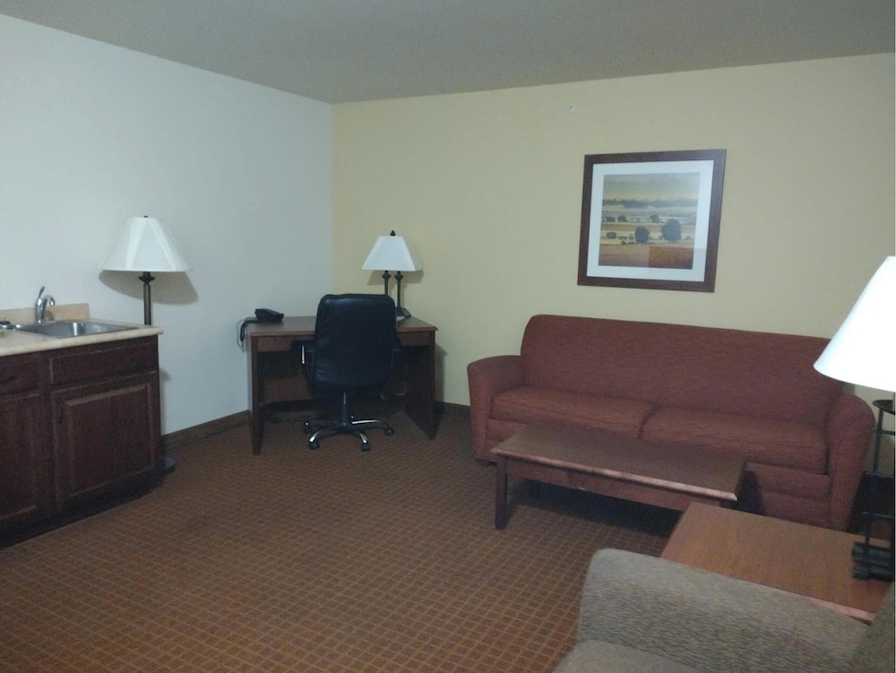 Deluxe Room, 1 King Bed, Non Smoking photo 3