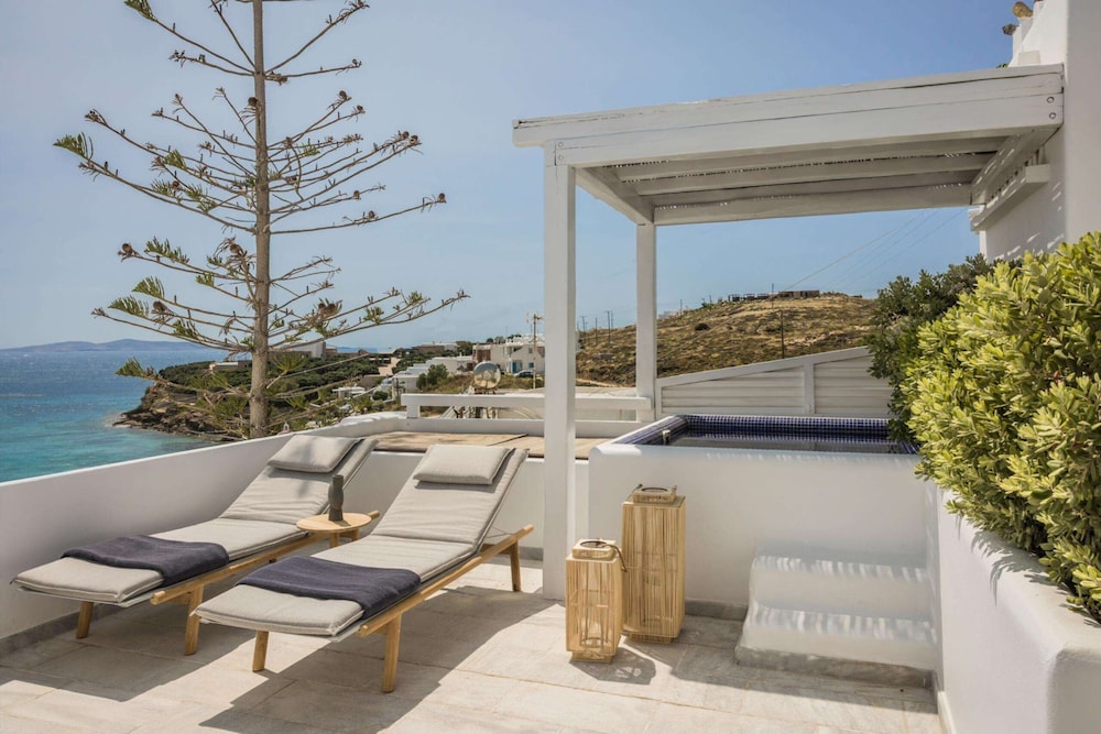 Deluxe Room (with Plunge Pool) photo 2