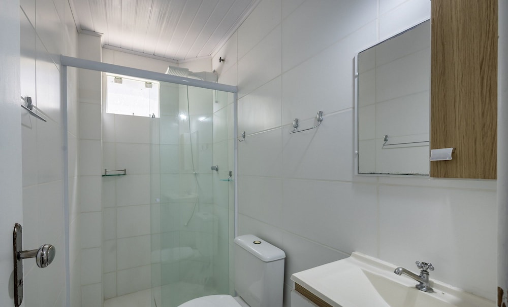 Basic Apartment photo 3