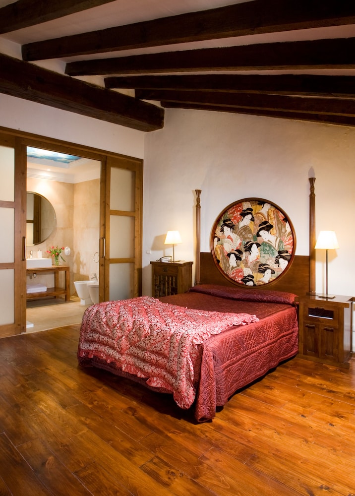 Premium Suite, 1 Bedroom, Private Bathroom - Photo 1