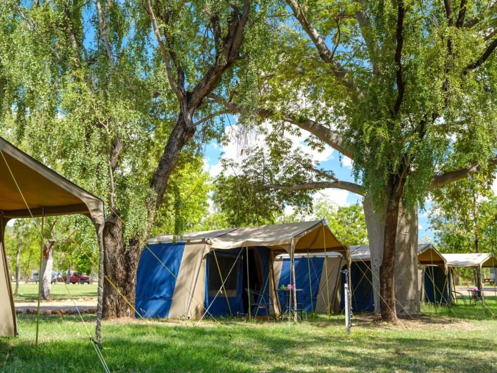 Station Tent - Queen photo 3