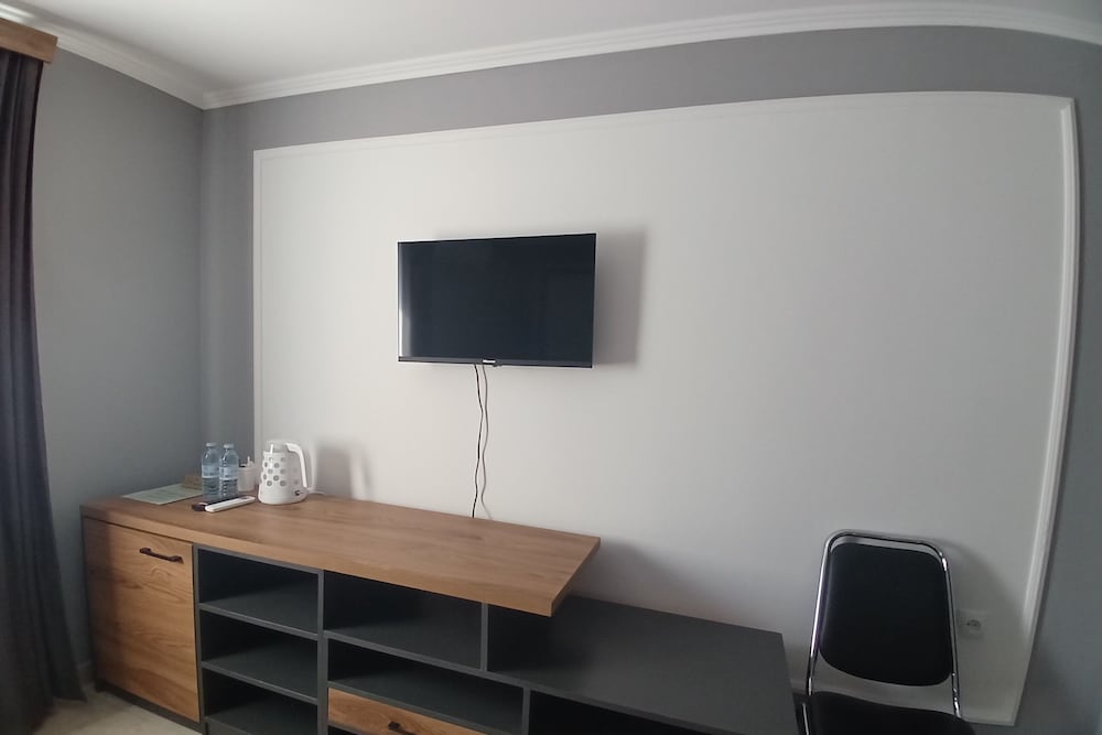 Basic Double or Twin Room - Photo 6