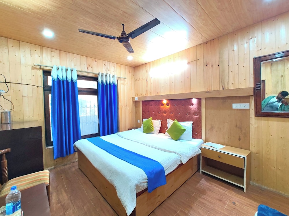 Deluxe Double Room, Multiple Beds, Lake View