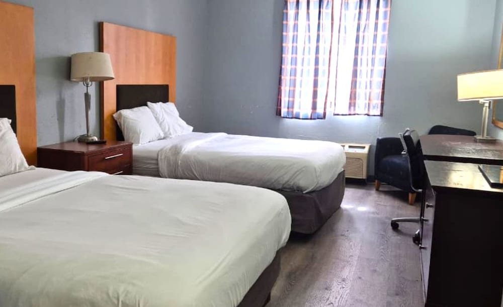 Room, 2 Queen Beds, Non Smoking - Photo 3