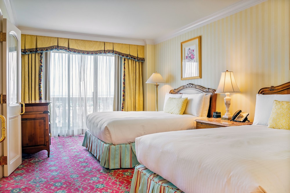 Executive Suite, 2 Queen Beds, Accessible photo 1