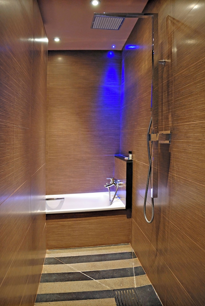 Junior Suite (Spa access included) Junior Suite (Spa access included)