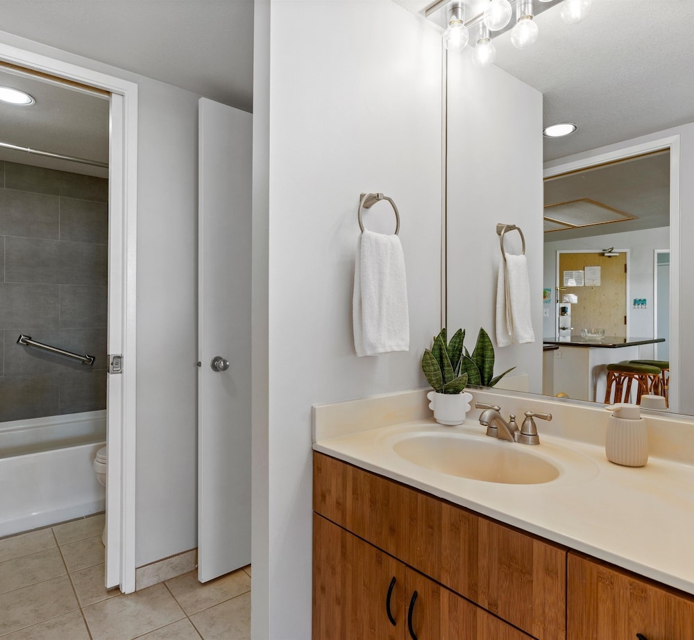 Condo, 3 Bedrooms