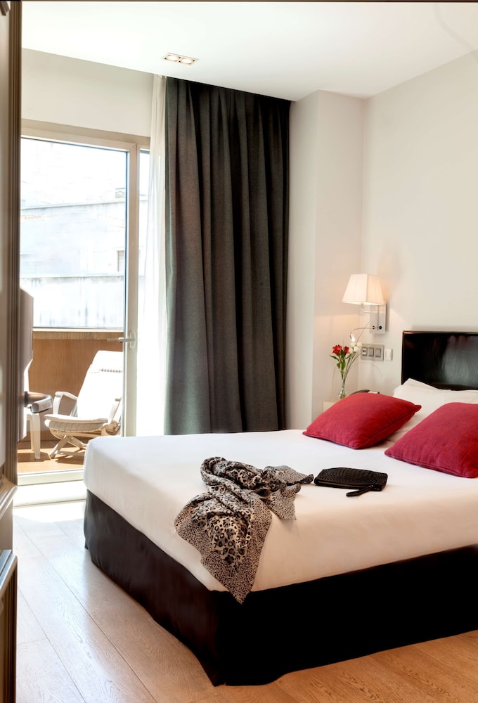 Superior Double or Twin Room with Balcony - Photo 6