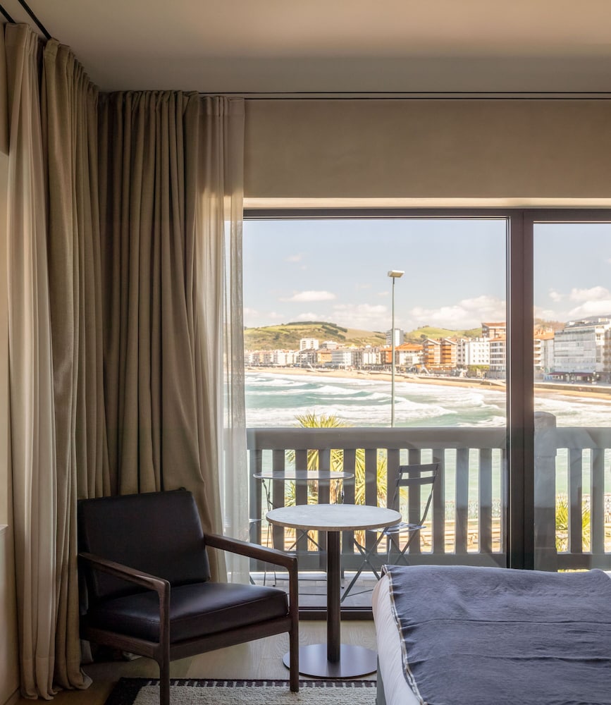 Junior Studio Suite, Balcony, Sea View photo 2