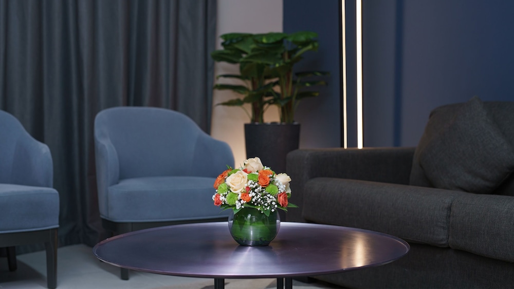 SUPREME ROYALTY SUITE