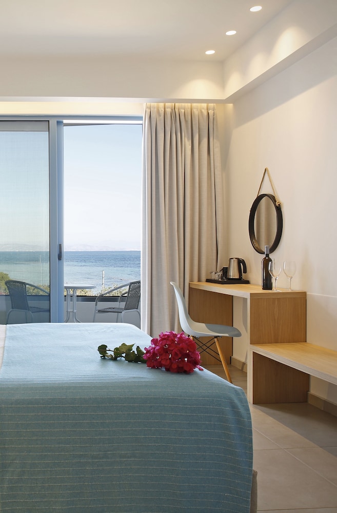 Superior Double Room, Sea View - Photo 6
