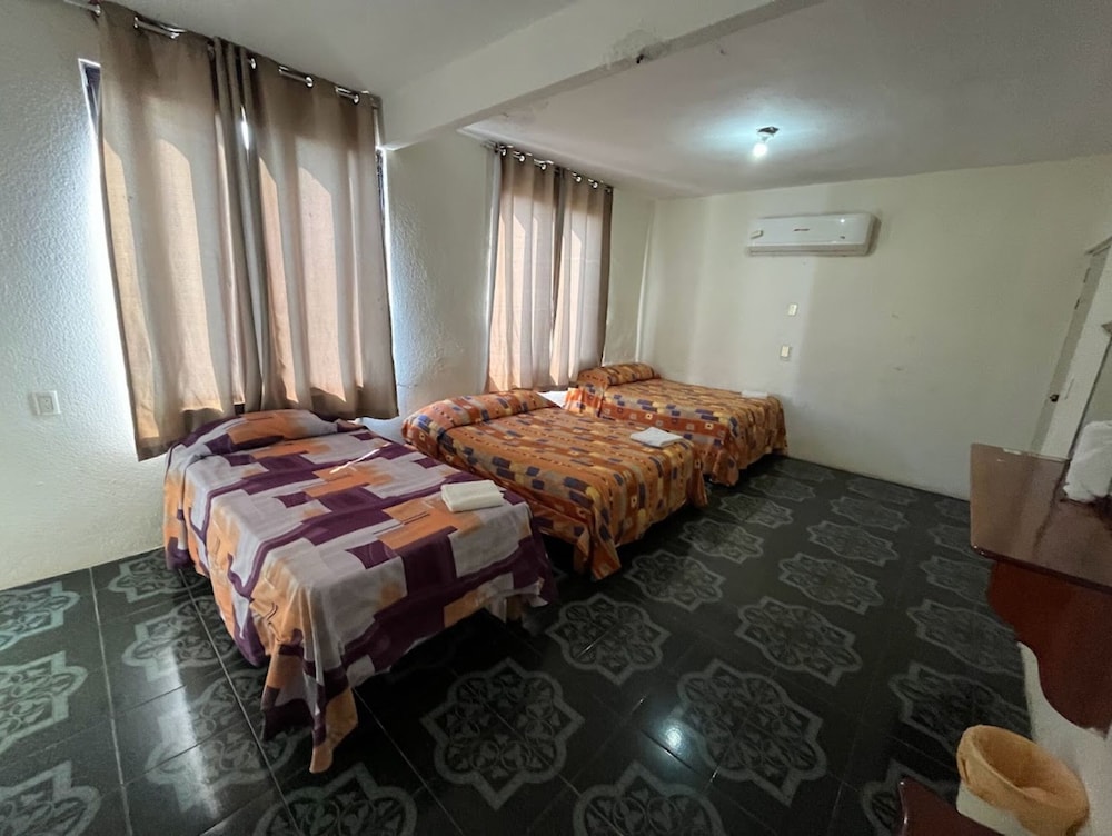 Family Room, Multiple Beds photo 1