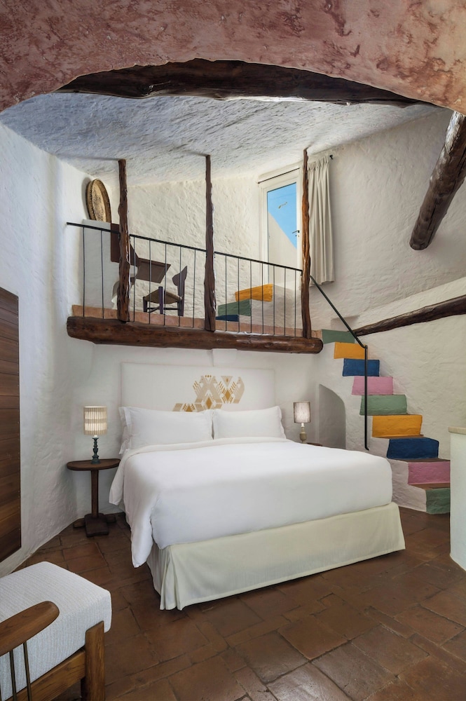 Suite, 1 King Bed, Terrace, Partial Sea View (Heritage, Original Wing)