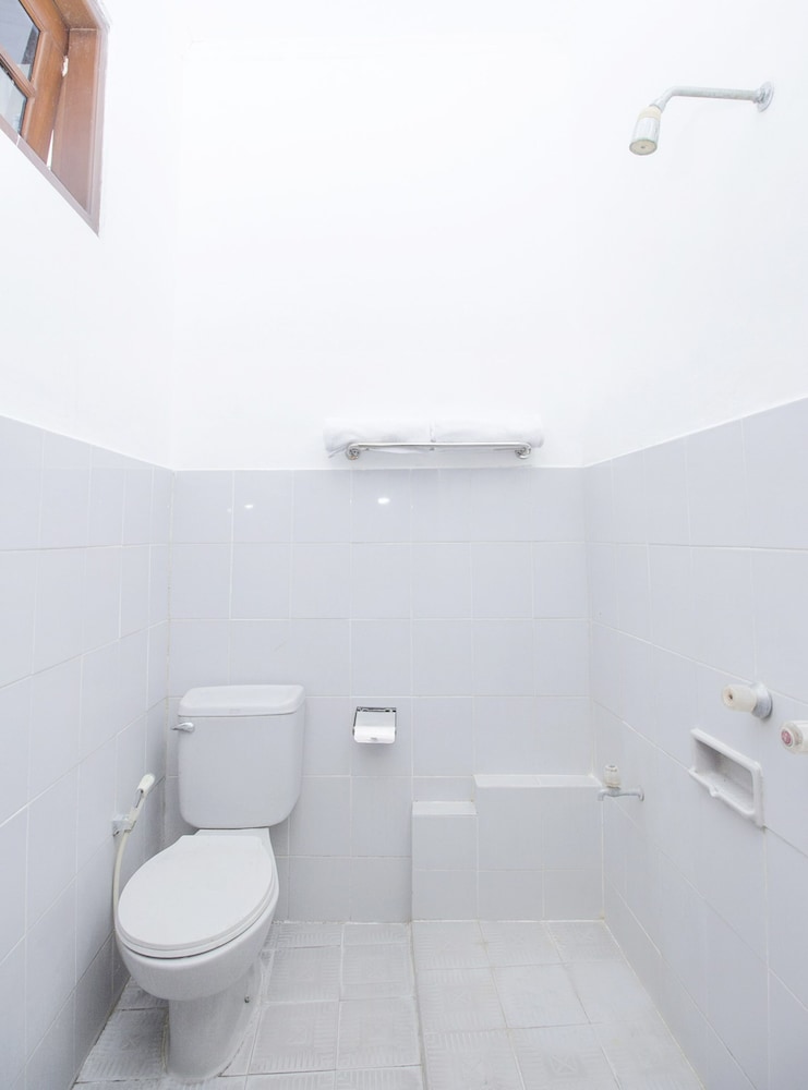 Standard Twin Room - Photo 3