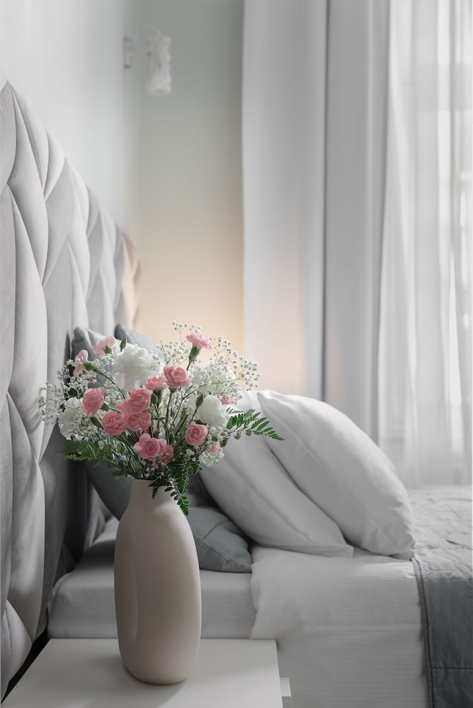 Premium Suite, 1 Queen Bed with Sofa bed, Balcony, Corner photo 3