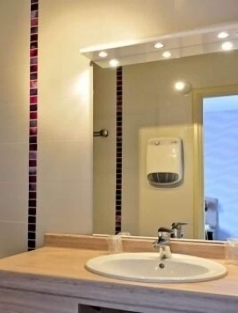 Double Room - Photo 7