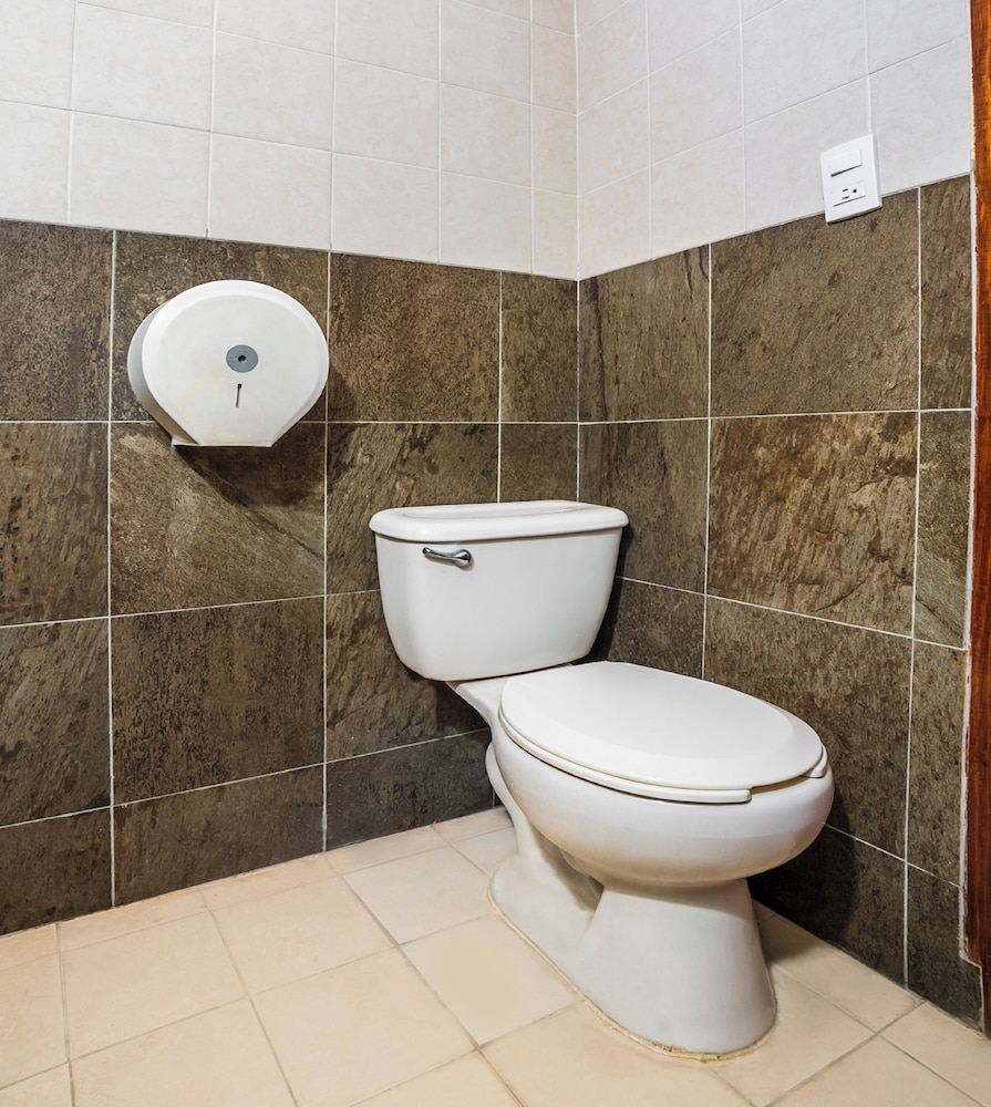 Standard Room, 2 Double Beds - Photo 4
