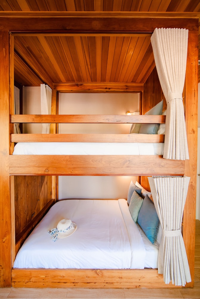 Two Bedroom Suite with Kitchen (Breakfast Included, Dinner Not Included) - Photo 18