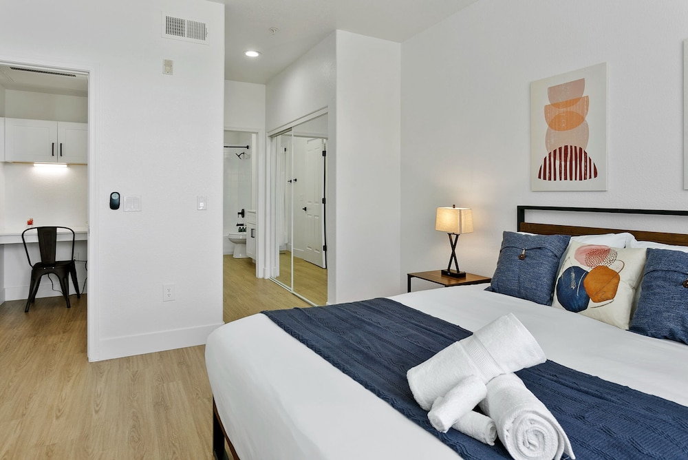 Apartment photo 2