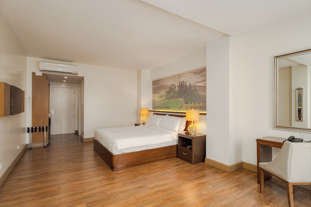 Deluxe Room, 1 King Bed, Non Smoking
