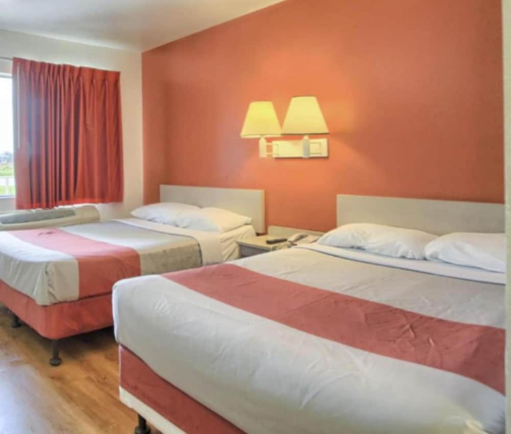 2 Full Beds Non-Smoking
