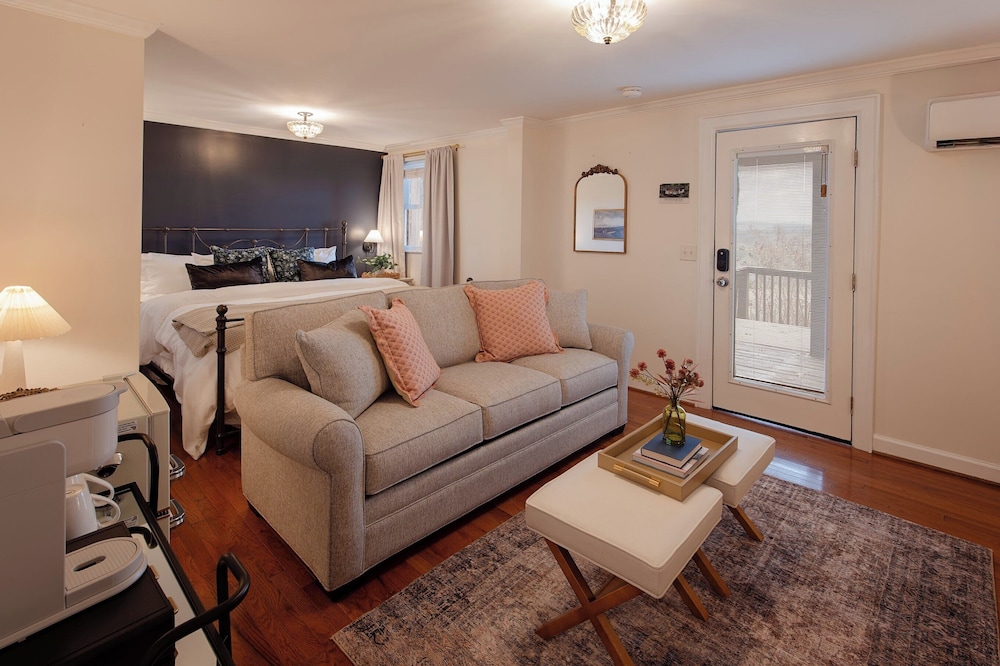 Historic Riverview Inn | Suite Nine